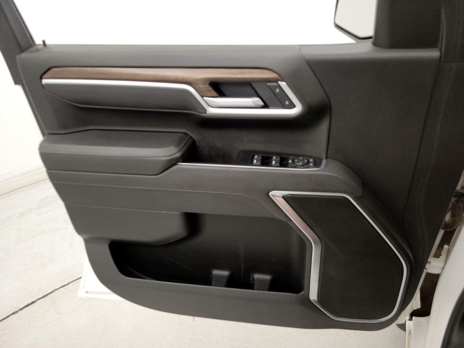 2025 Chevrolet Silverado 1500 LT - Photo 13