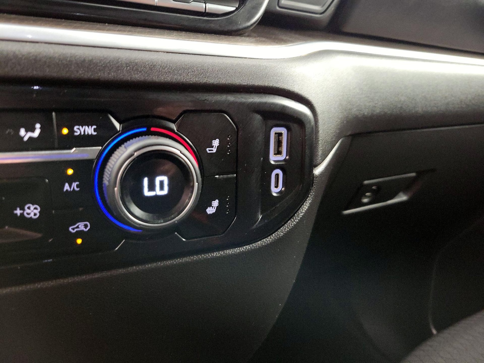 2025 Chevrolet Silverado 1500 LT - Photo 19