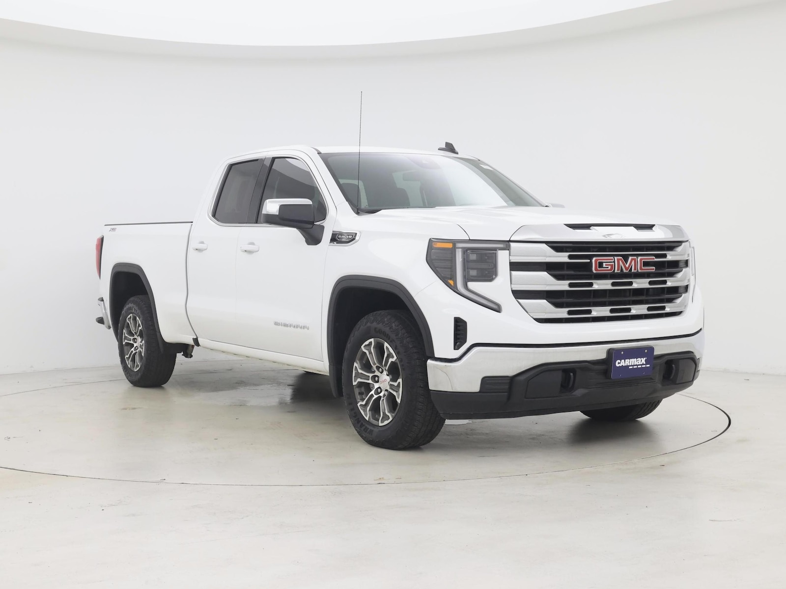 2025 GMC Sierra 1500 SLE - Photo 2