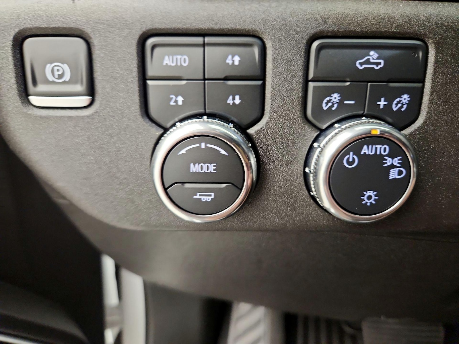2025 GMC Sierra 1500 SLE - Photo 14