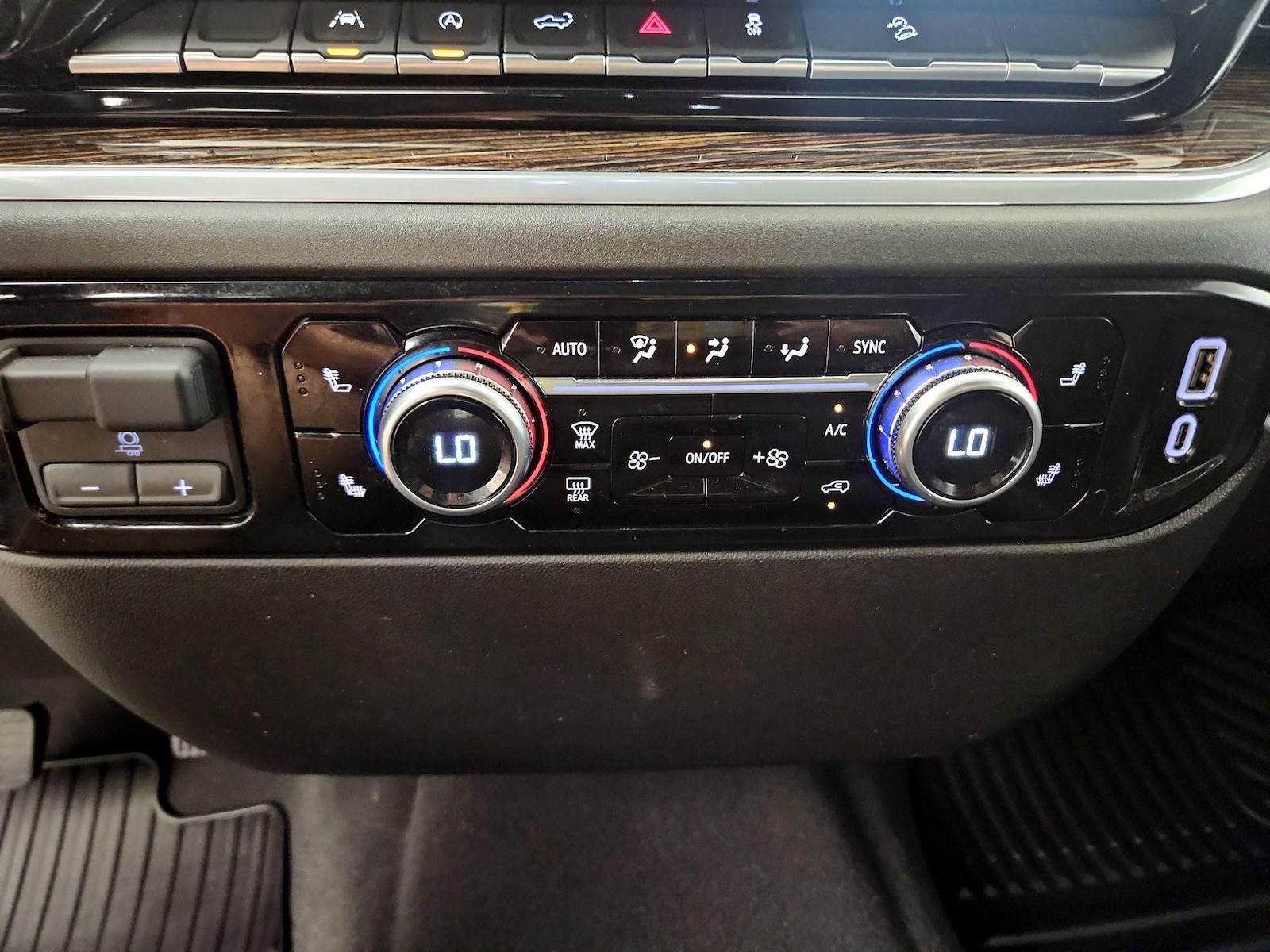 2025 GMC Sierra 1500 SLE - Photo 17