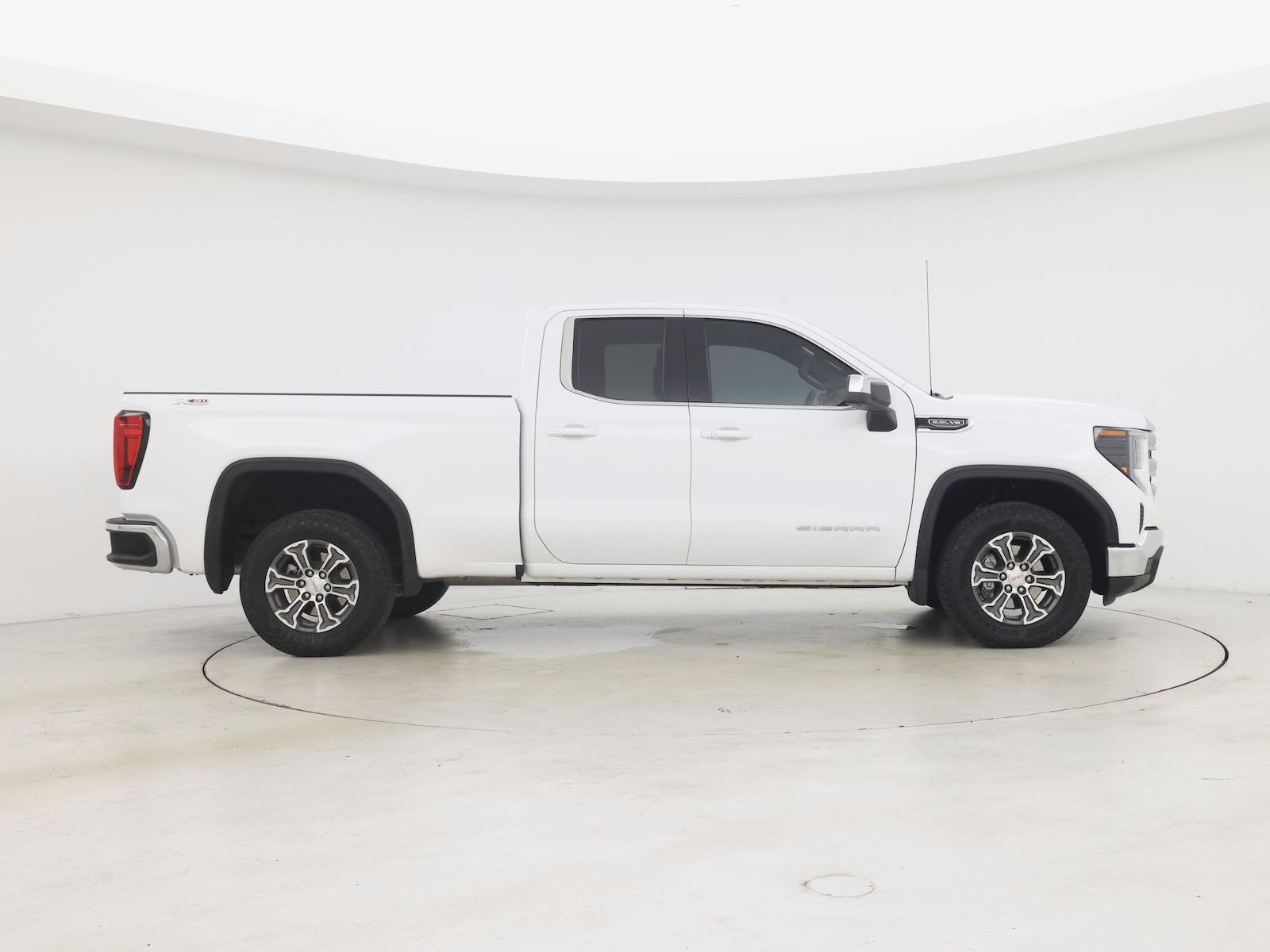 2025 GMC Sierra 1500 SLE - Photo 8