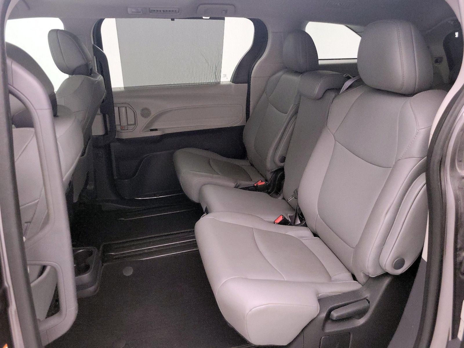 2022 Toyota Sienna XLE - Photo 21