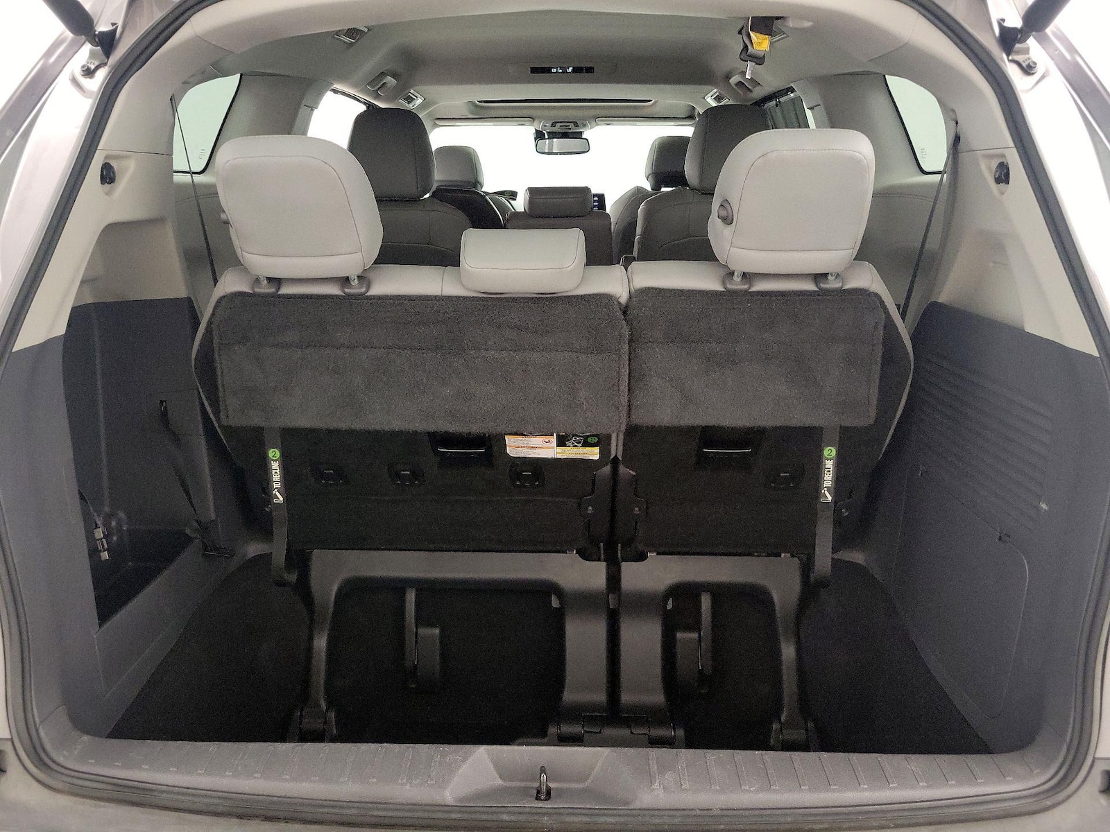 2022 Toyota Sienna XLE - Photo 23