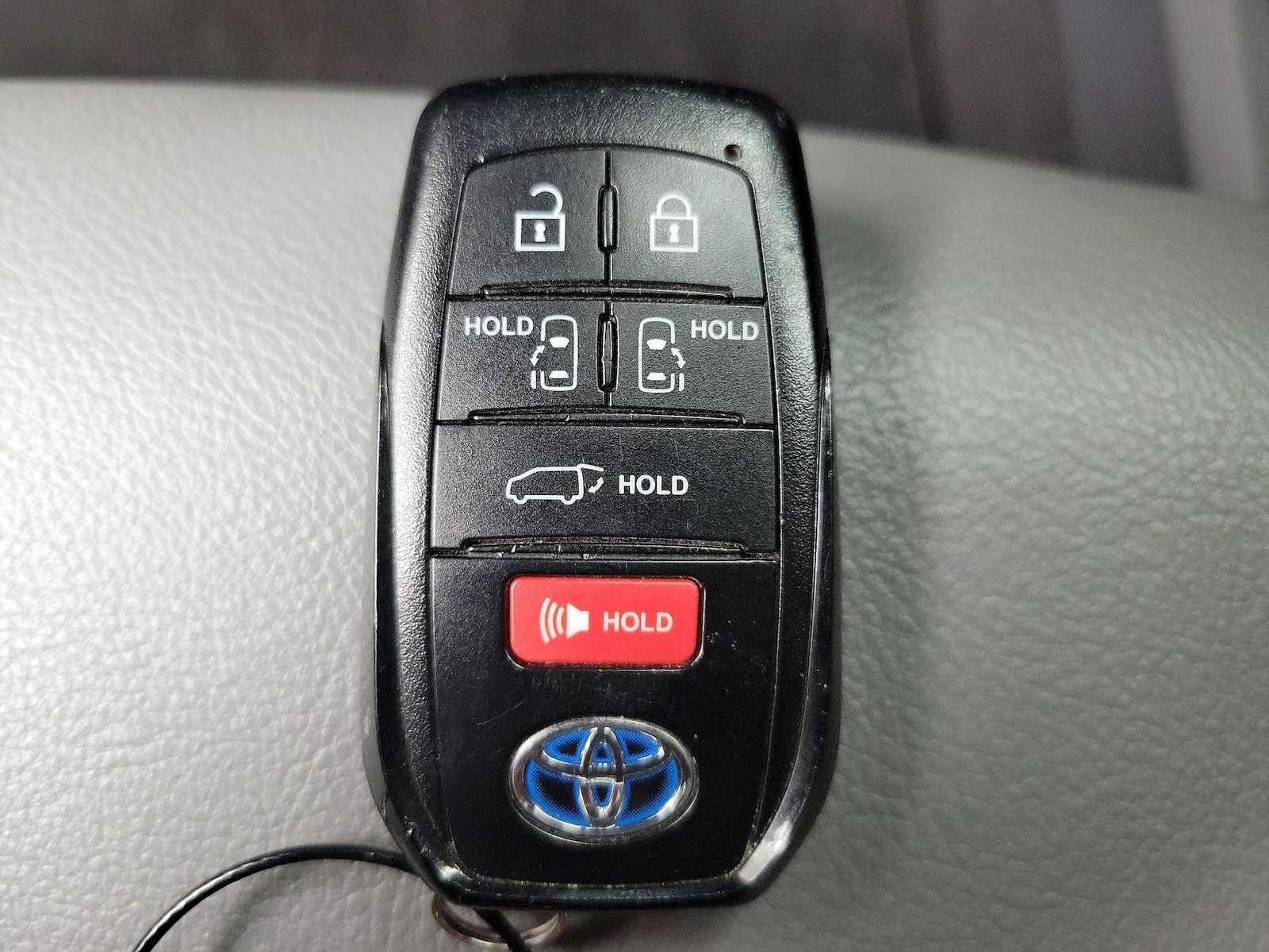 2022 Toyota Sienna XLE - Photo 26