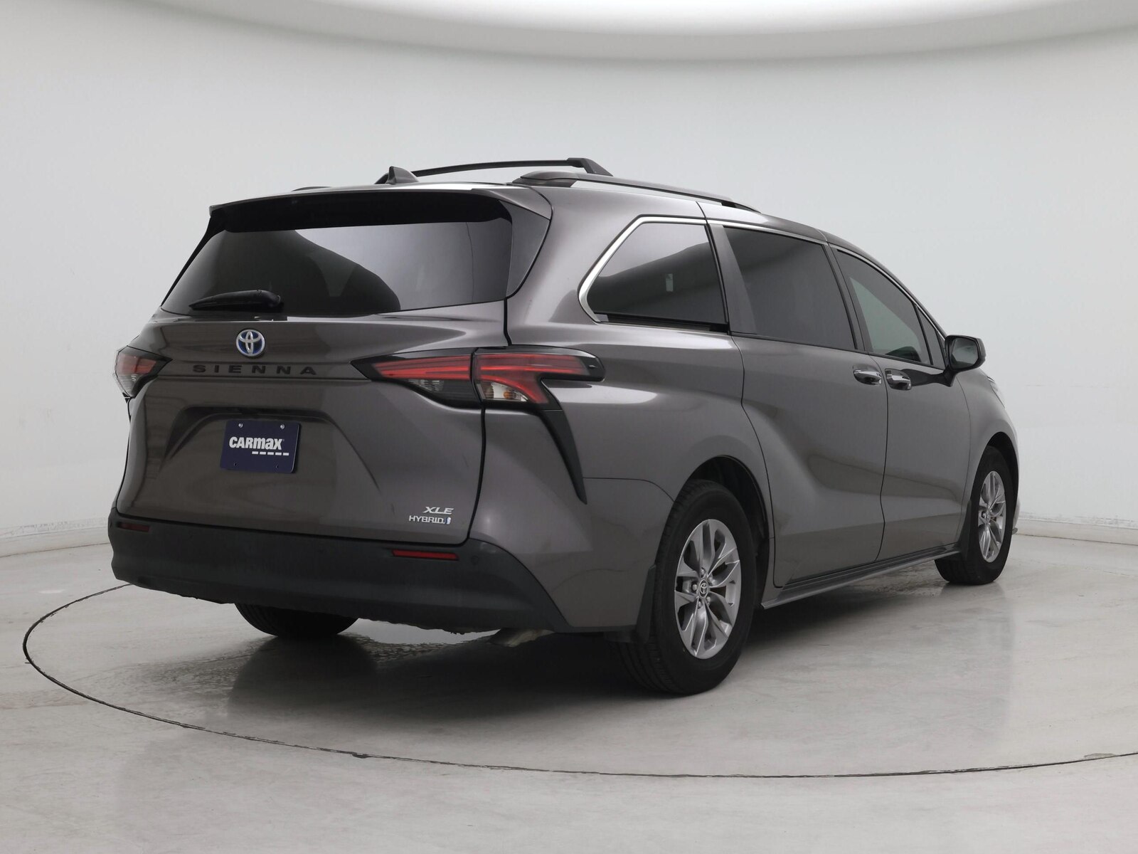 2022 Toyota Sienna XLE - Photo 9