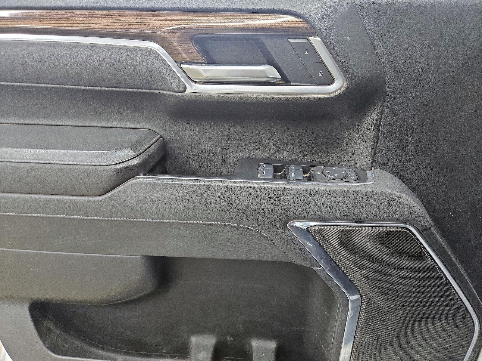 2025 Chevrolet Silverado 1500 LT - Photo 13