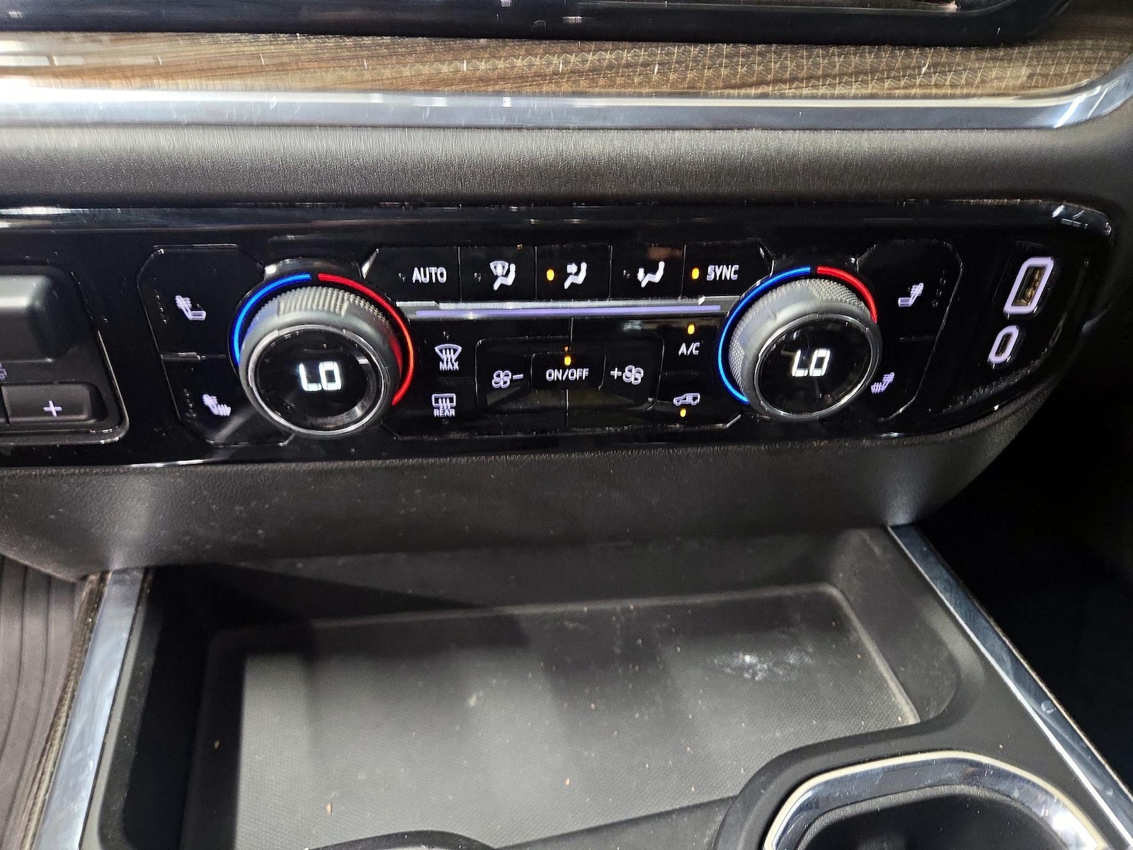 2025 Chevrolet Silverado 1500 LT - Photo 18