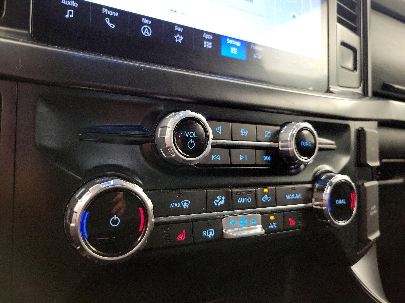 2024 Ford F-150 XLT - Photo 18