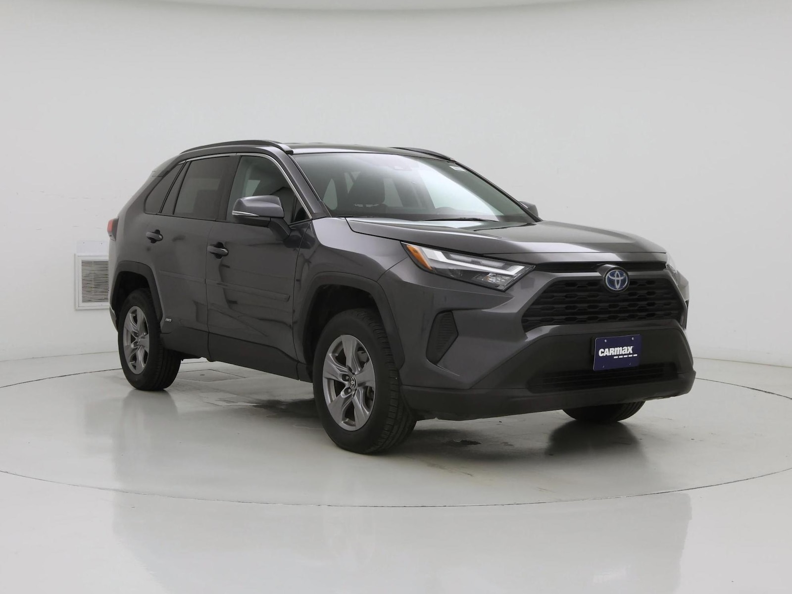 2024 Toyota RAV4 LE - Photo 2