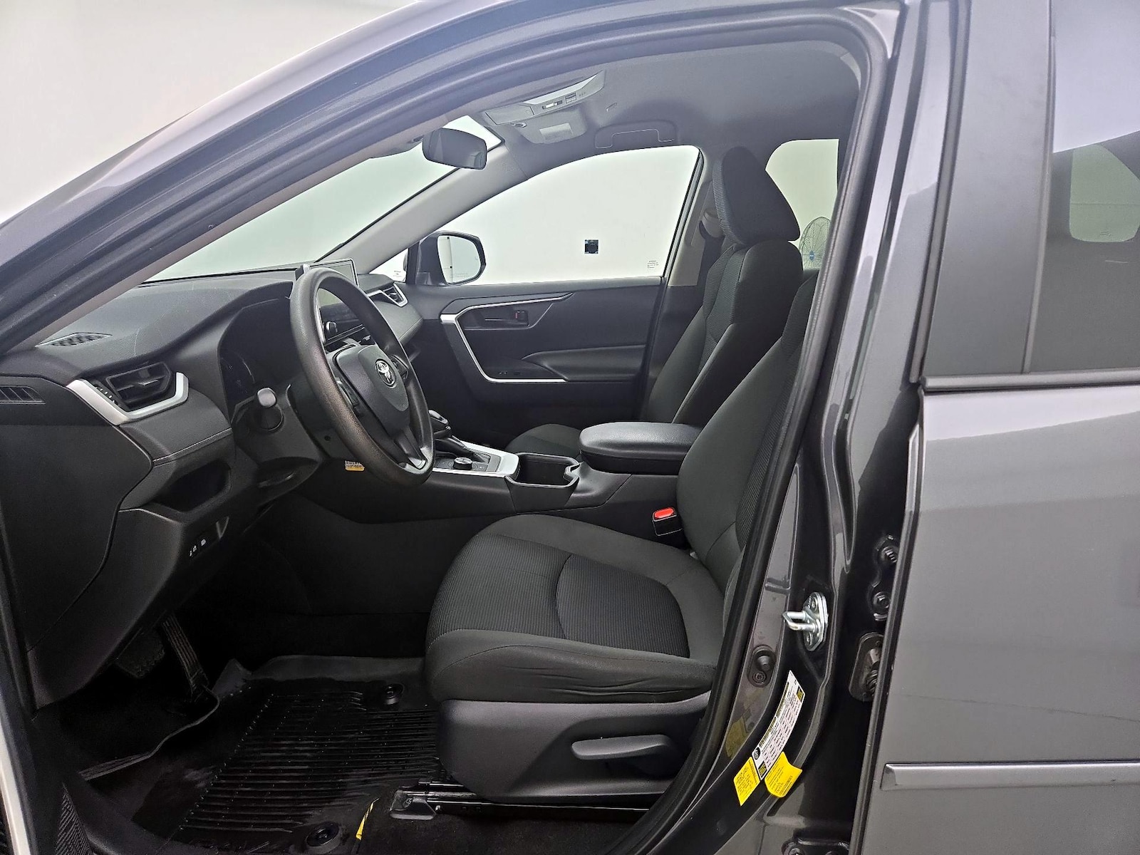 2024 Toyota RAV4 LE - Photo 12