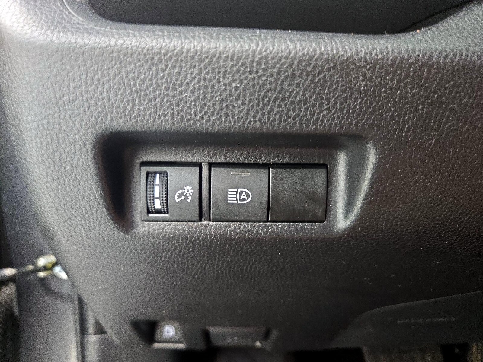 2024 Toyota RAV4 LE - Photo 14
