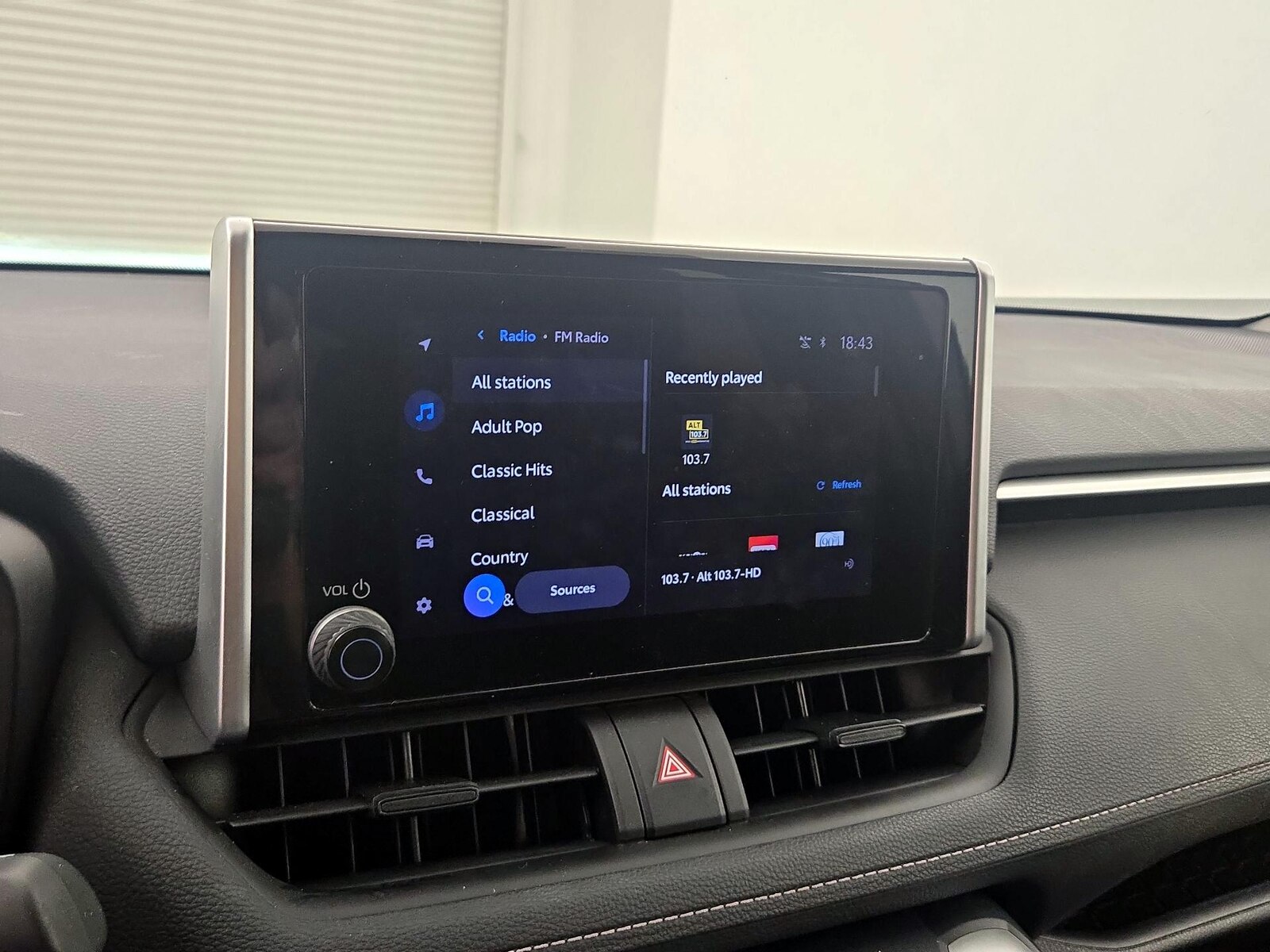 2024 Toyota RAV4 LE - Photo 16