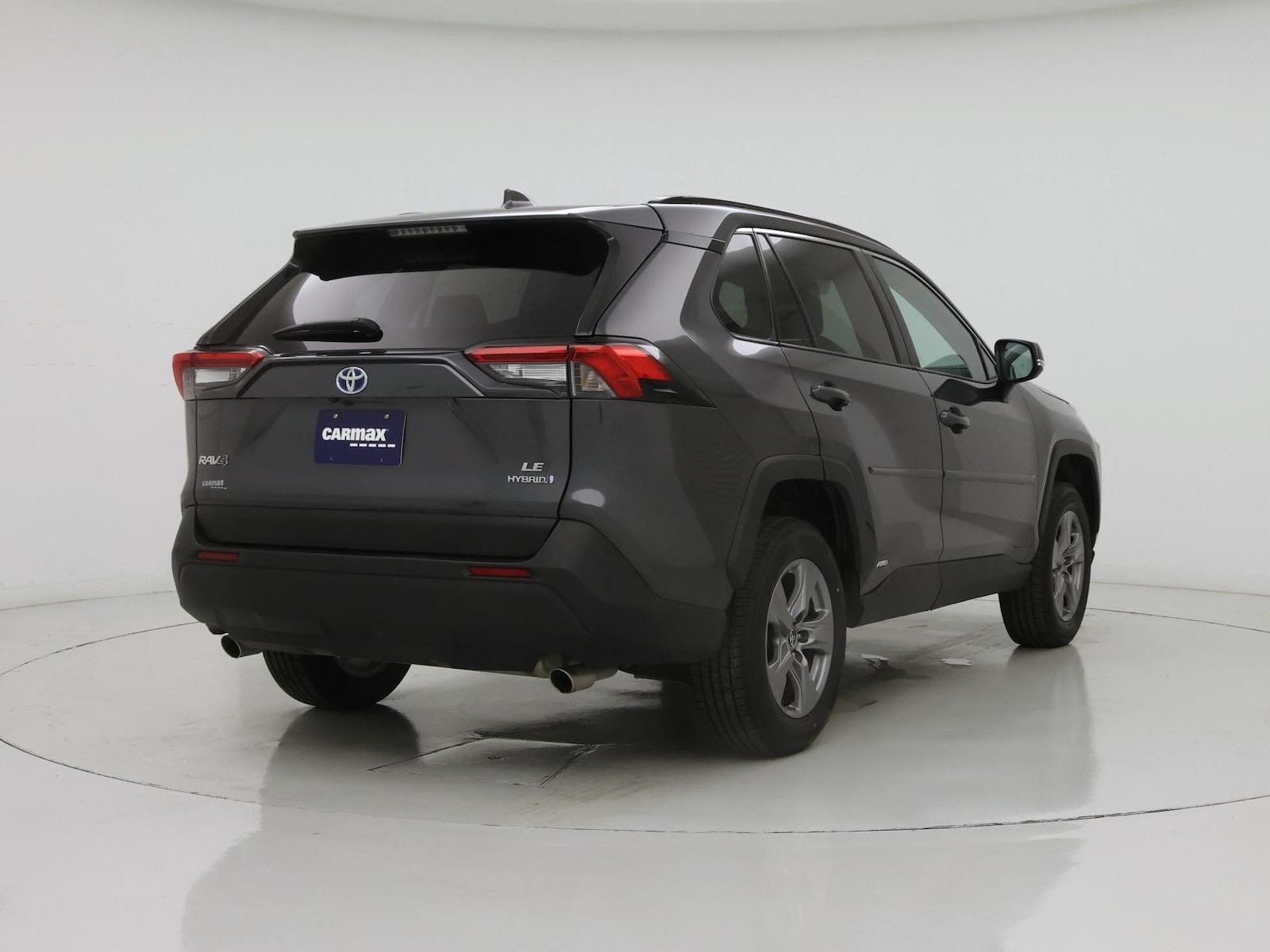 2024 Toyota RAV4 LE - Photo 9