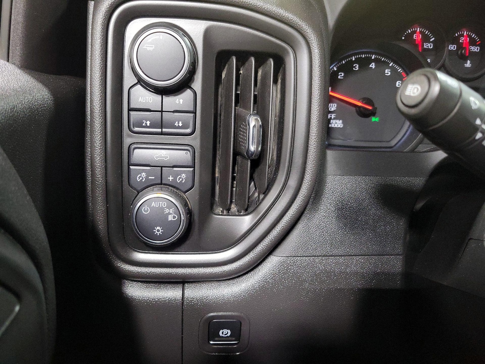 2025 Chevrolet Silverado 1500 Custom - Photo 14