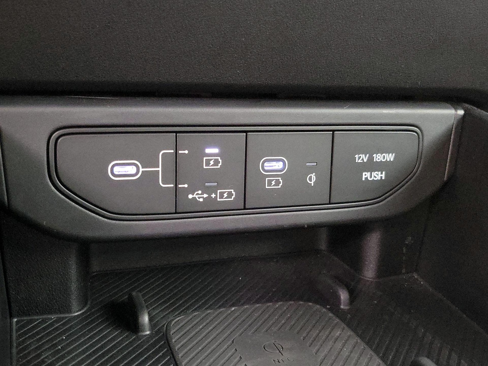 2025 Kia K4 GT-Line Turbo - Photo 19