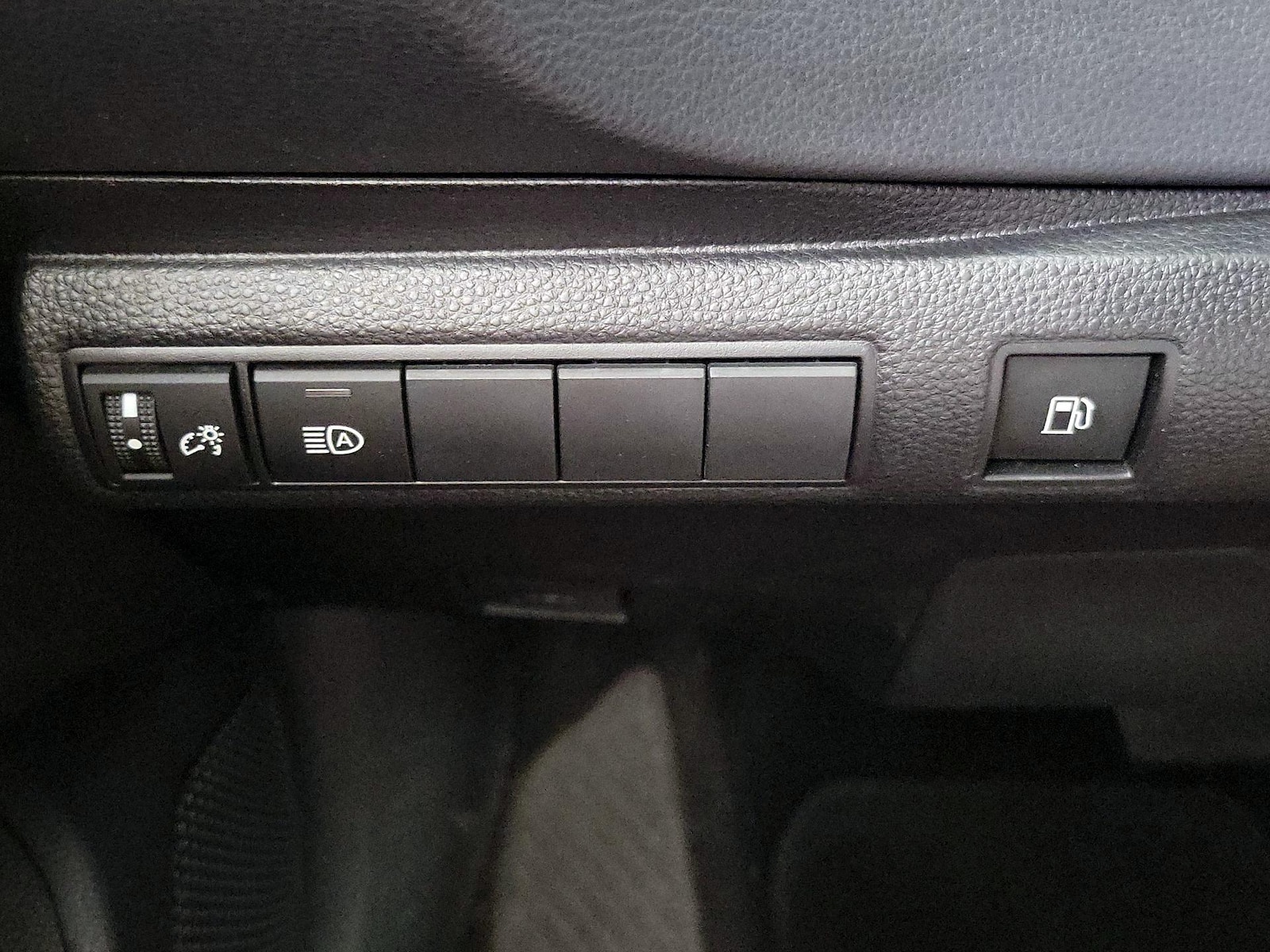 2023 Toyota Corolla LE - Photo 14