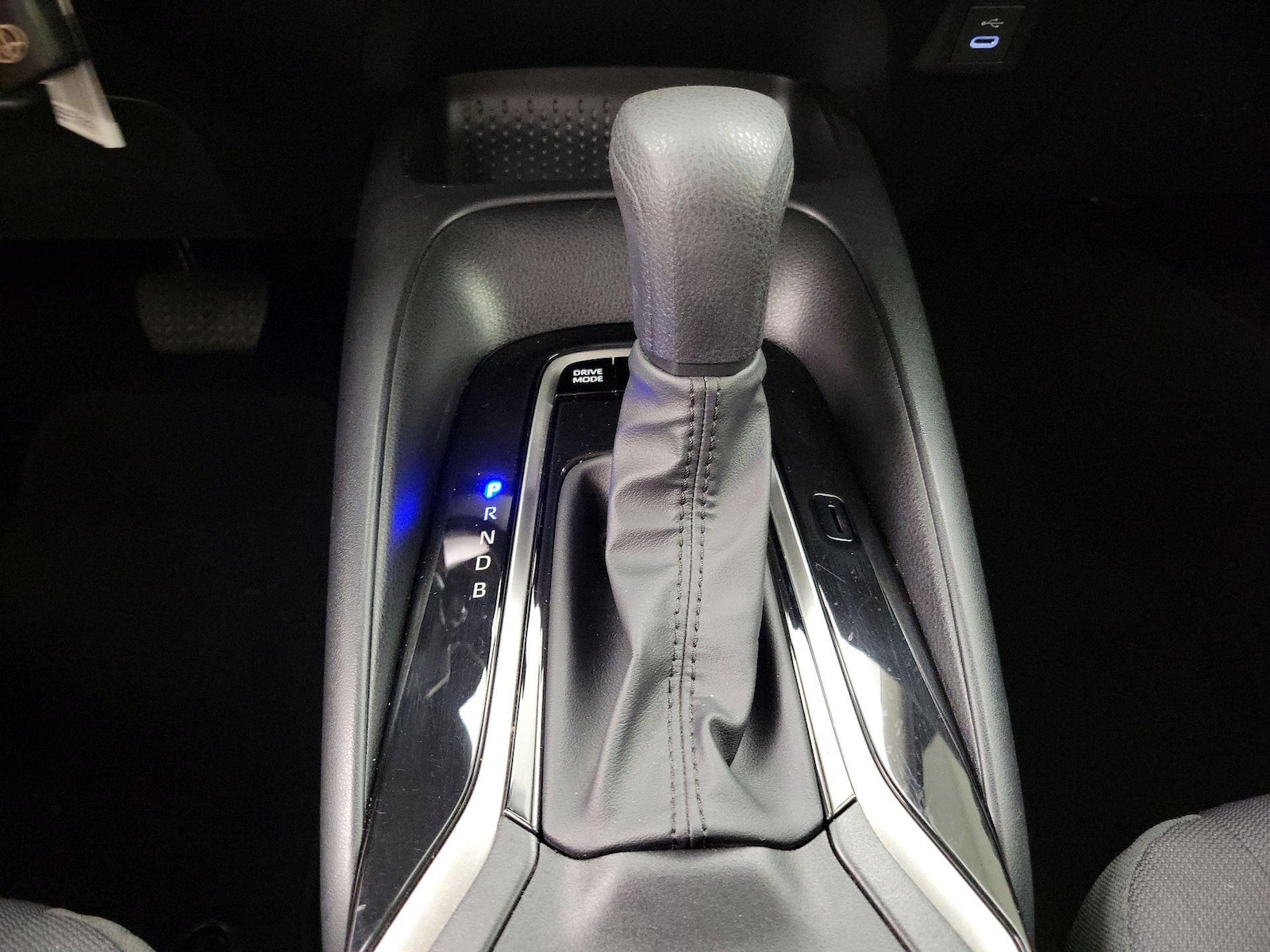 2023 Toyota Corolla LE - Photo 18