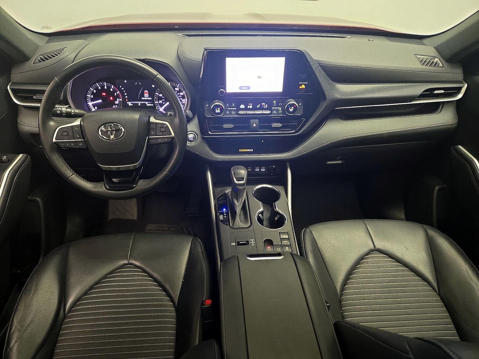 2023 Toyota Highlander L - Photo 10