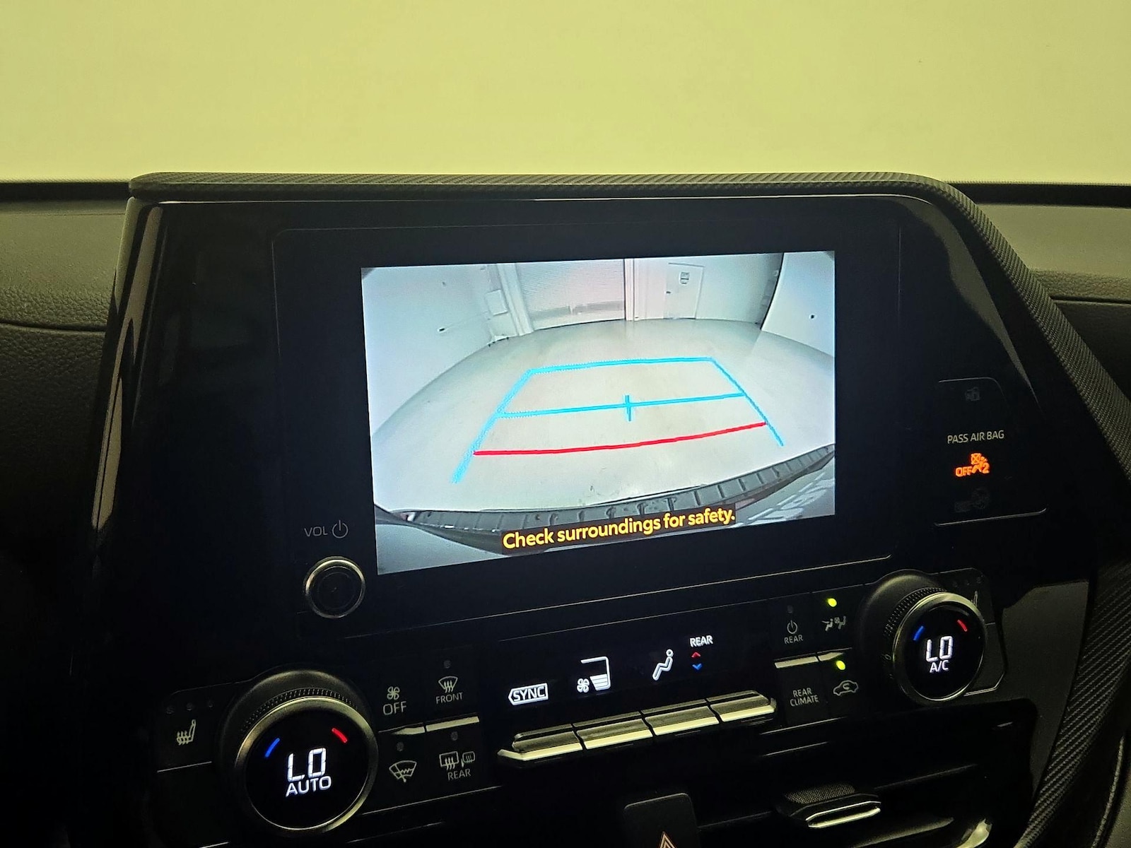 2023 Toyota Highlander L - Photo 15