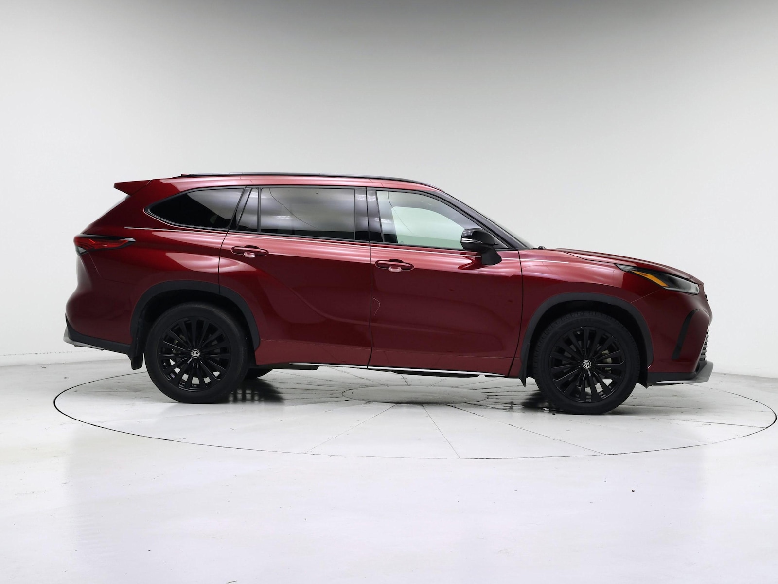 2023 Toyota Highlander L - Photo 8