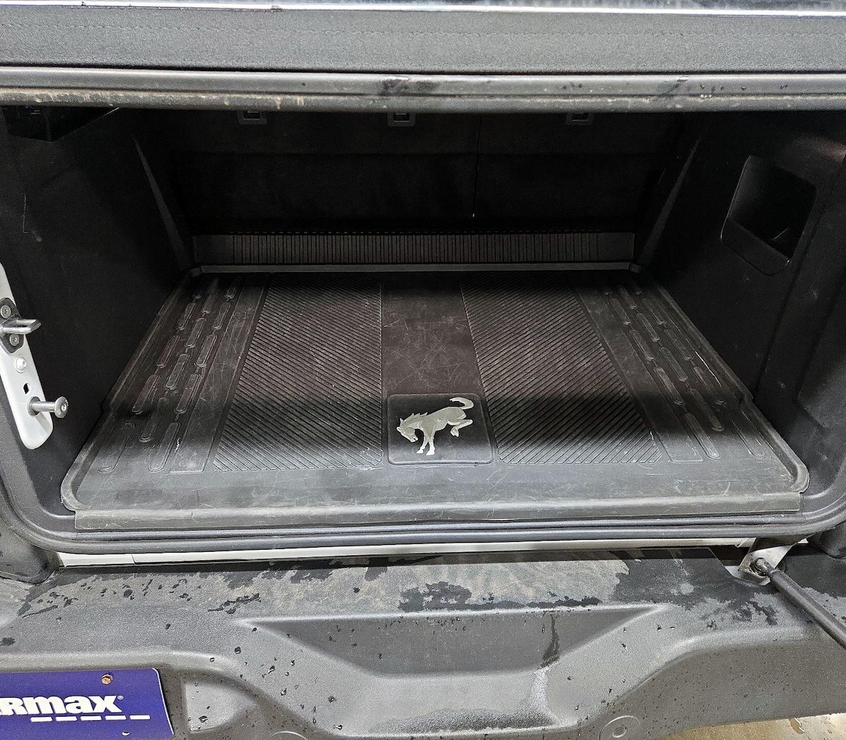 Trunk/Cargo (Seats Up)