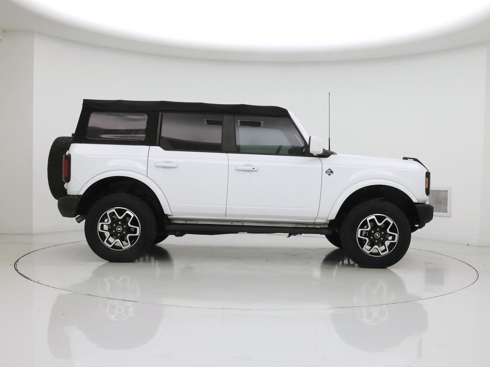 2022 Ford Bronco 4-Door Outer Banks - Photo 8