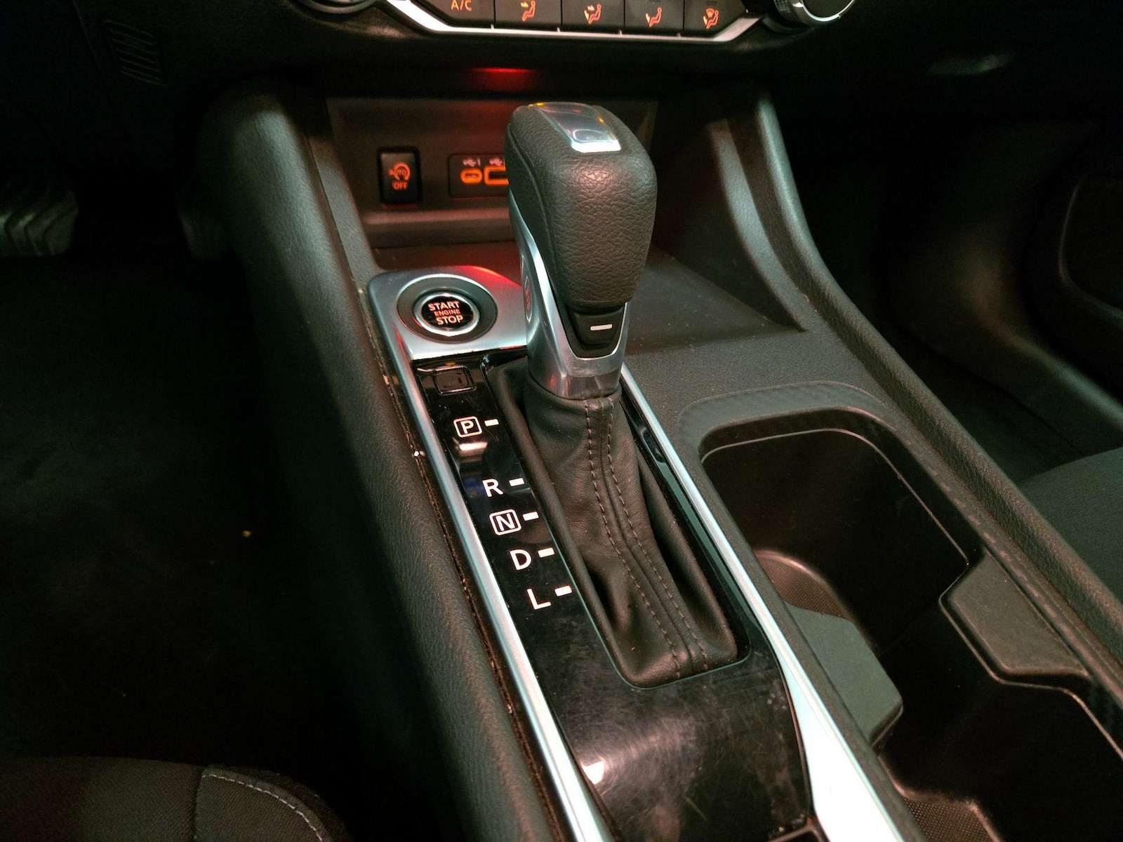 2024 Nissan Sentra SV - Photo 18