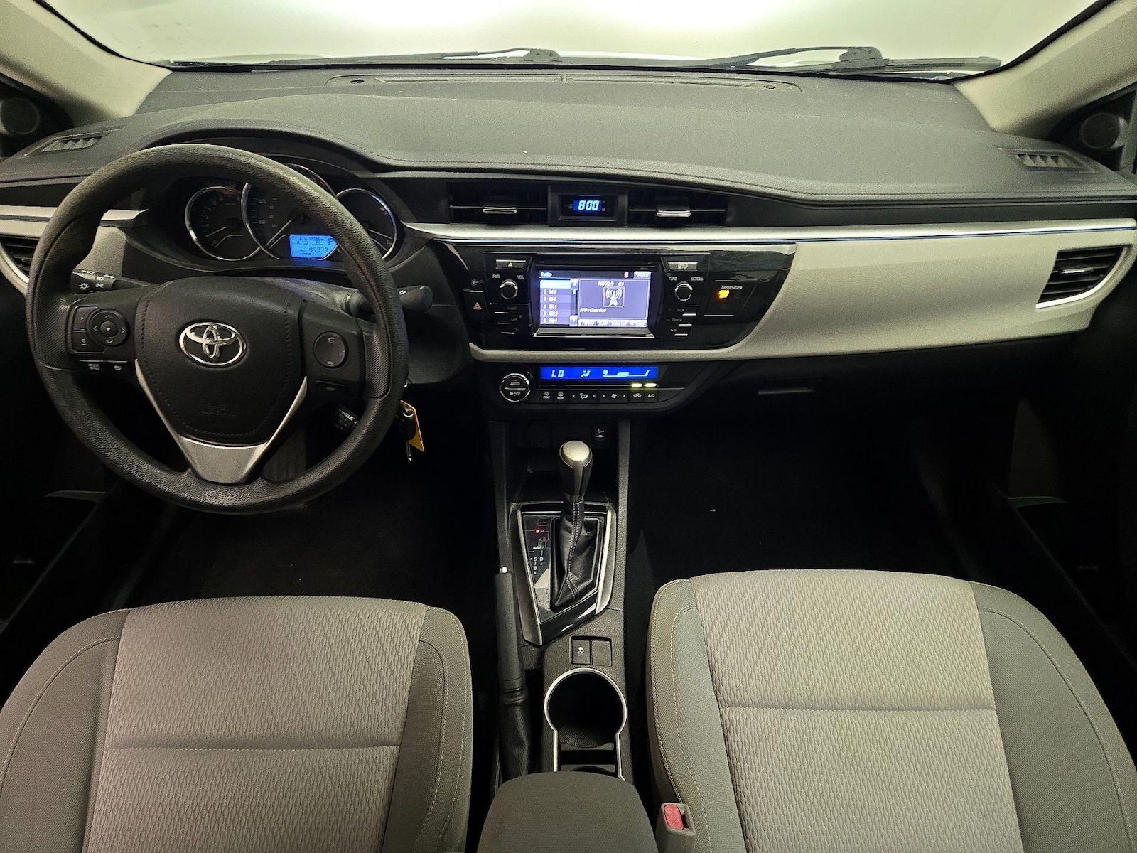 2015 Toyota Corolla LE - Photo 10