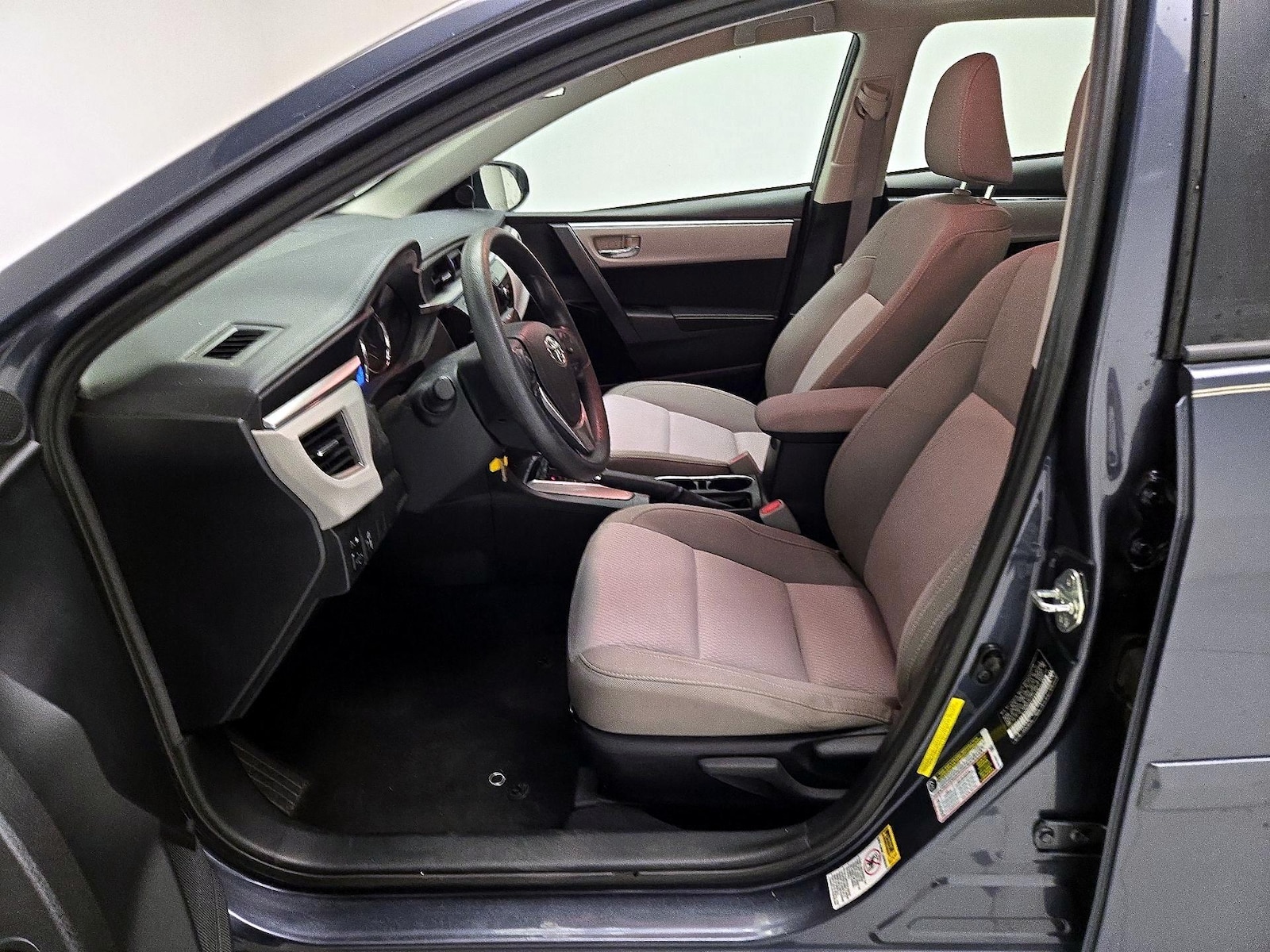 2015 Toyota Corolla LE - Photo 12