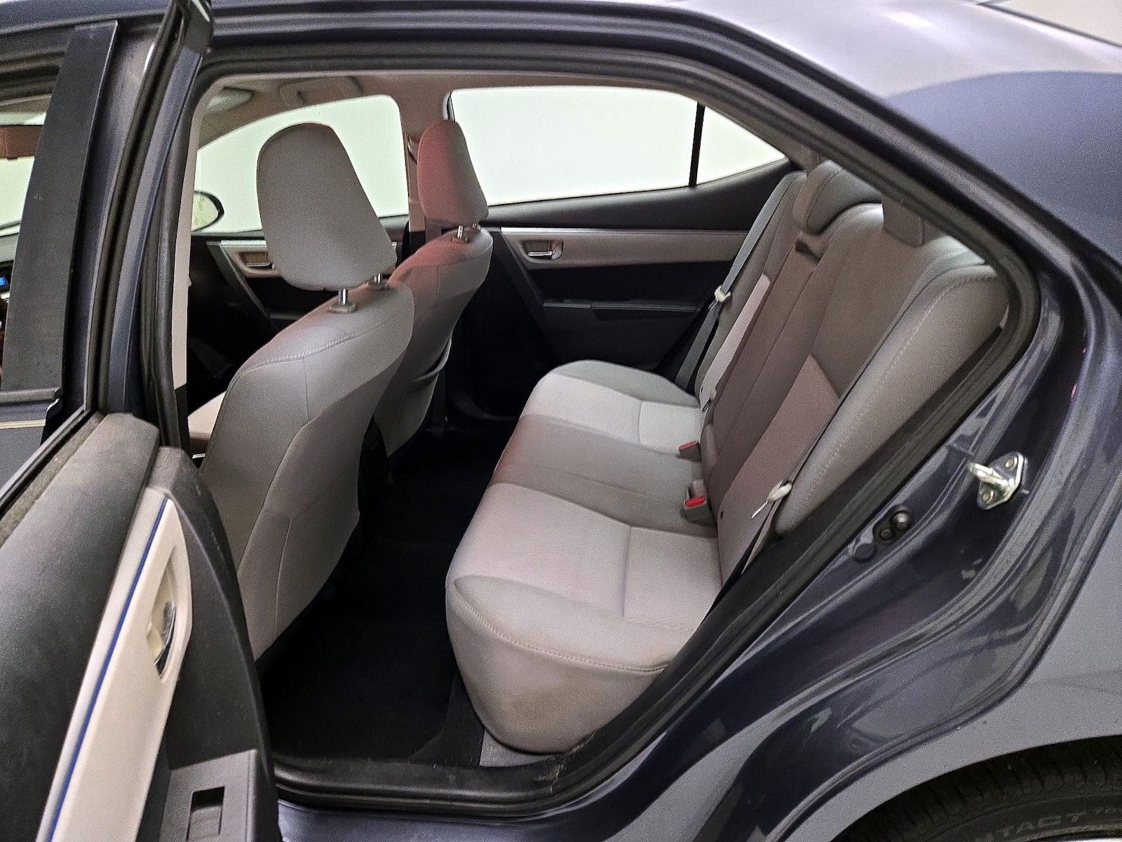 2015 Toyota Corolla LE - Photo 20