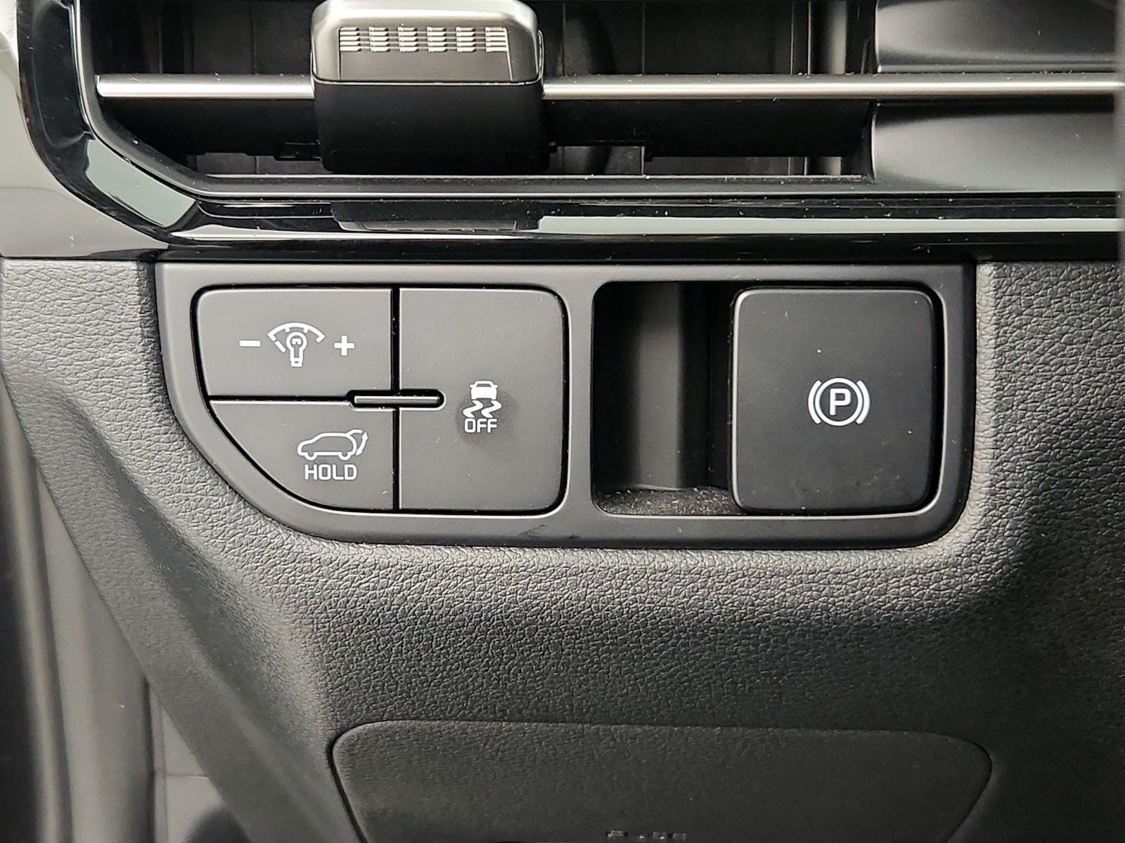 2026 Kia Sportage EX - Photo 14