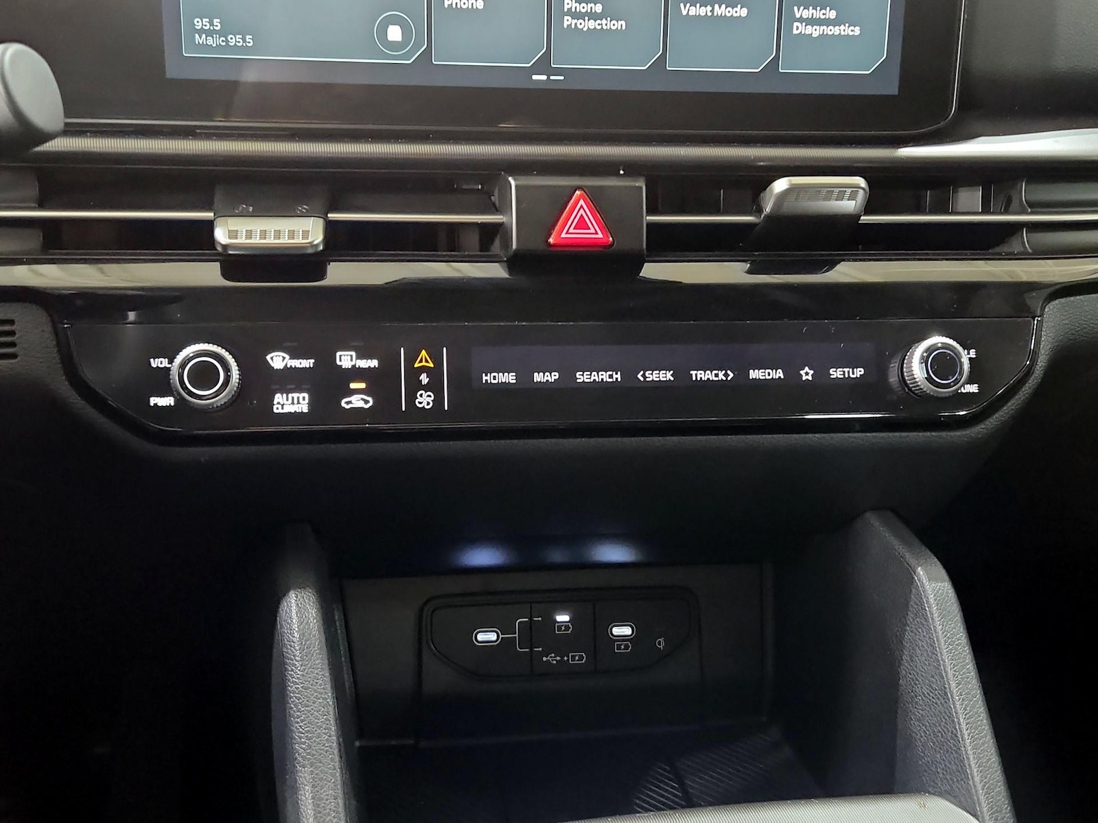 2026 Kia Sportage EX - Photo 17