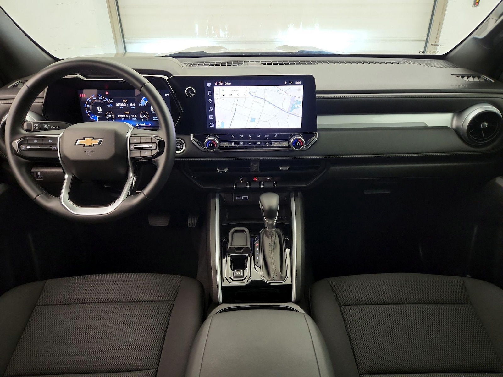 2025 Chevrolet Colorado LT - Photo 10