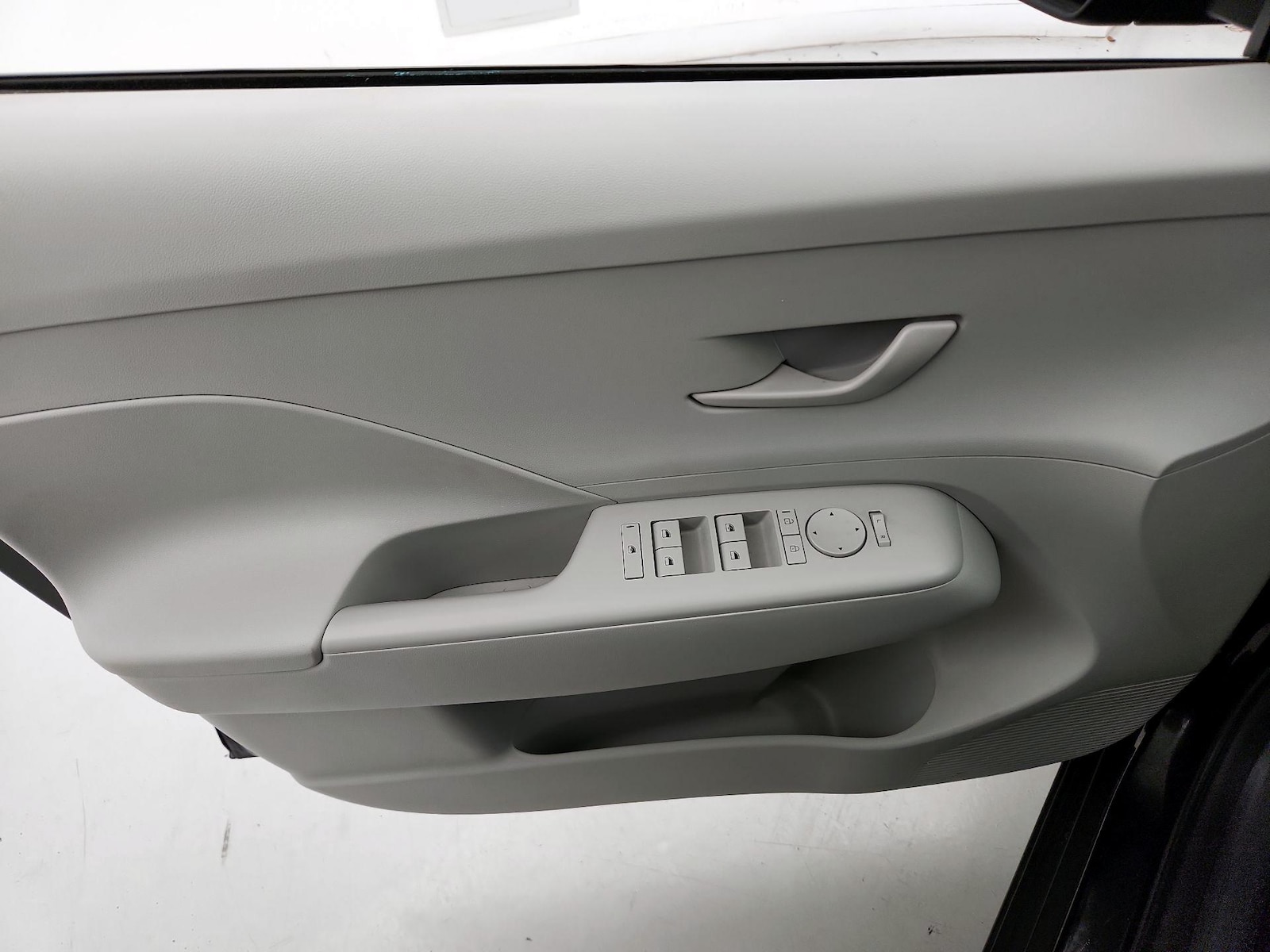 2026 Hyundai Kona SE - Photo 13
