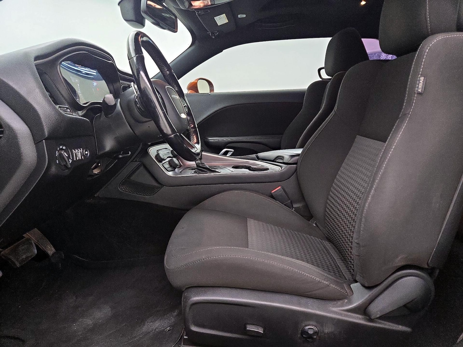 Power Seat(s) & Side Airbags