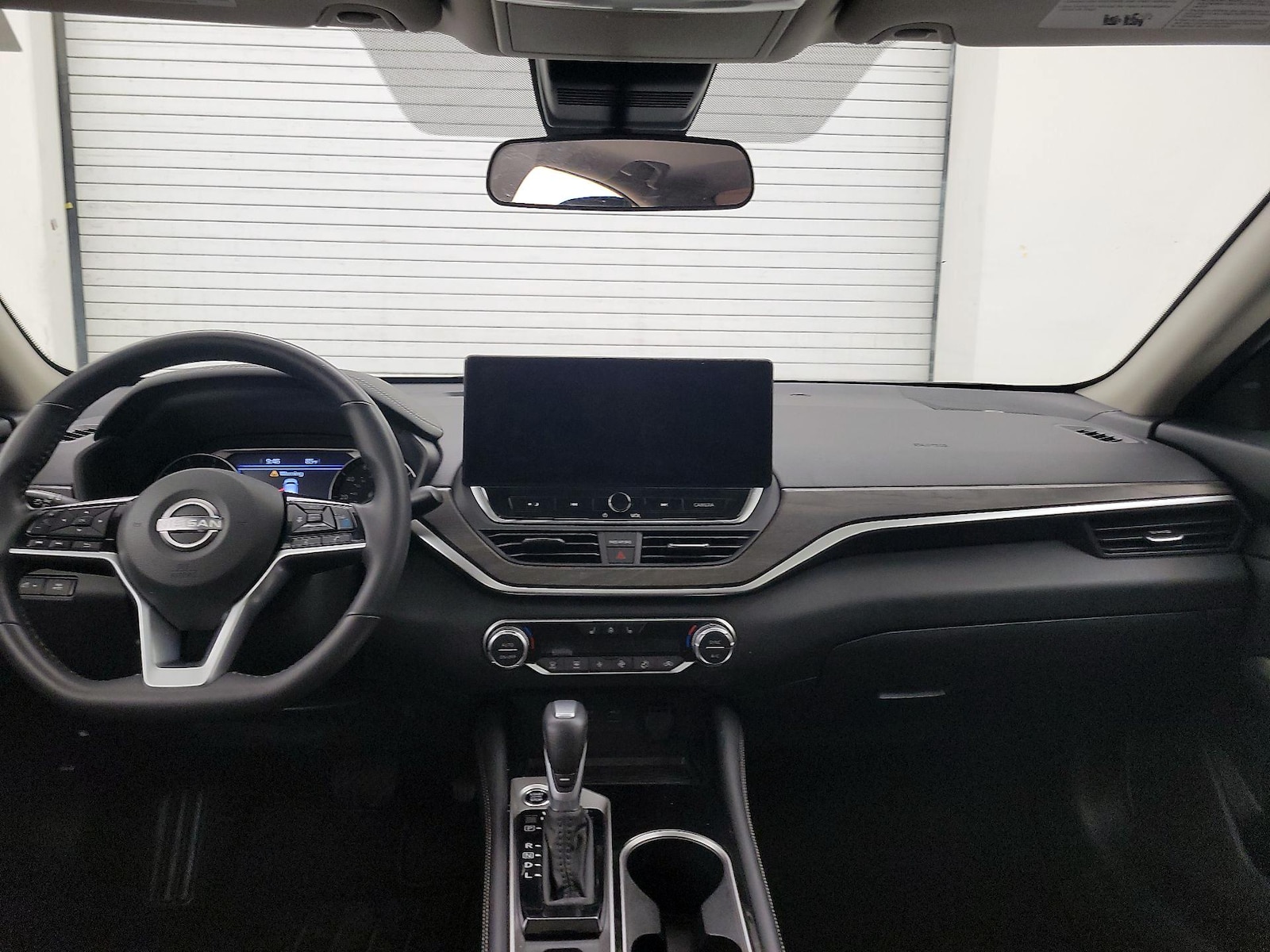 2025 Nissan Altima SL - Photo 10