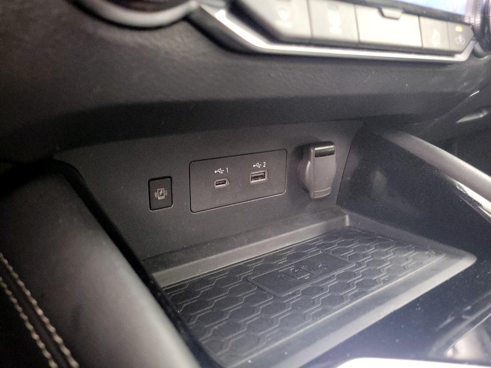 2025 Nissan Altima SL - Photo 20
