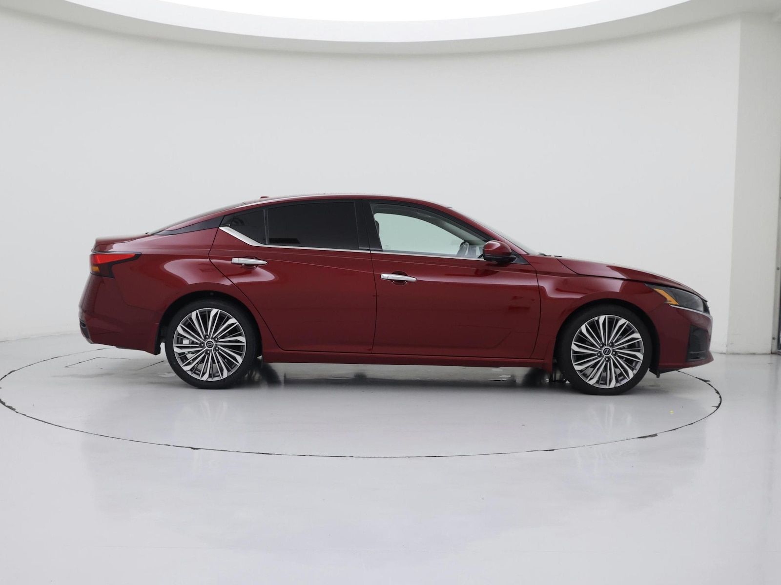 2025 Nissan Altima SL - Photo 8