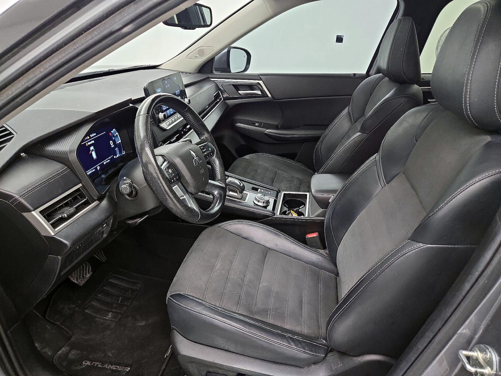 2023 Mitsubishi Outlander SE - Photo 12