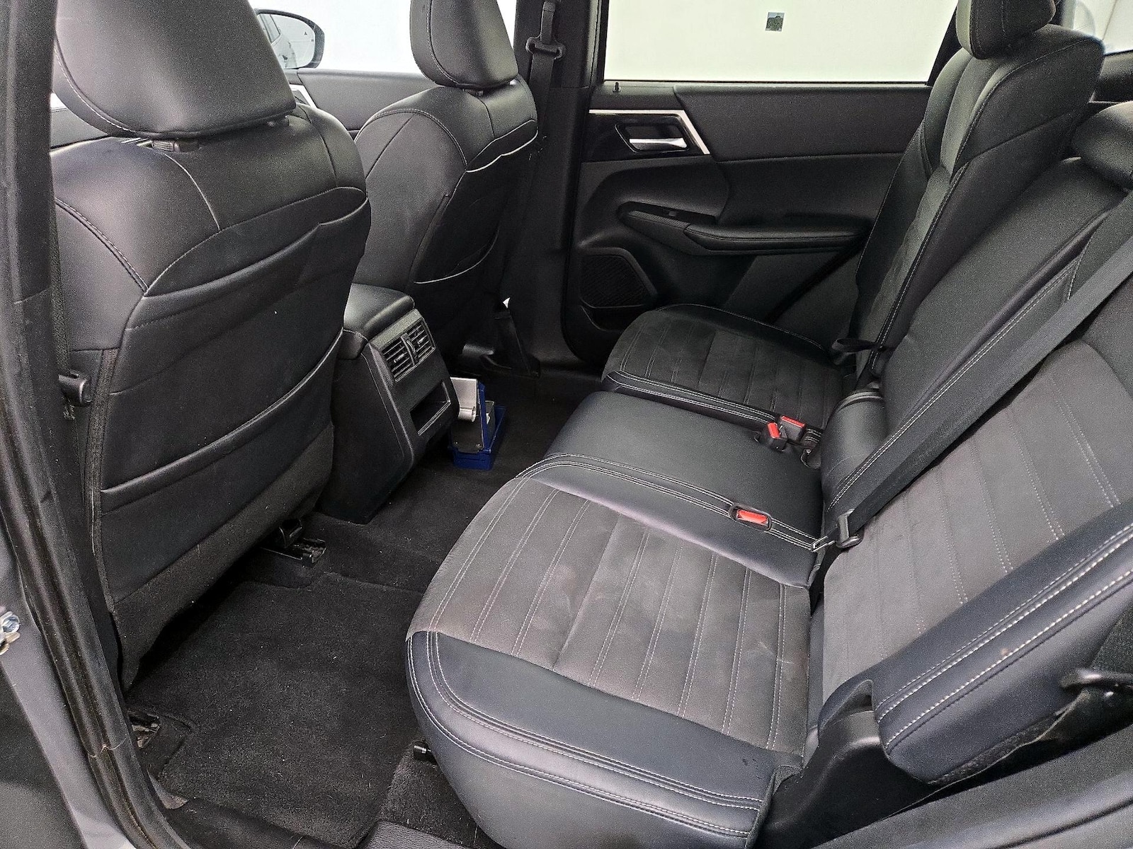 2023 Mitsubishi Outlander SE - Photo 21