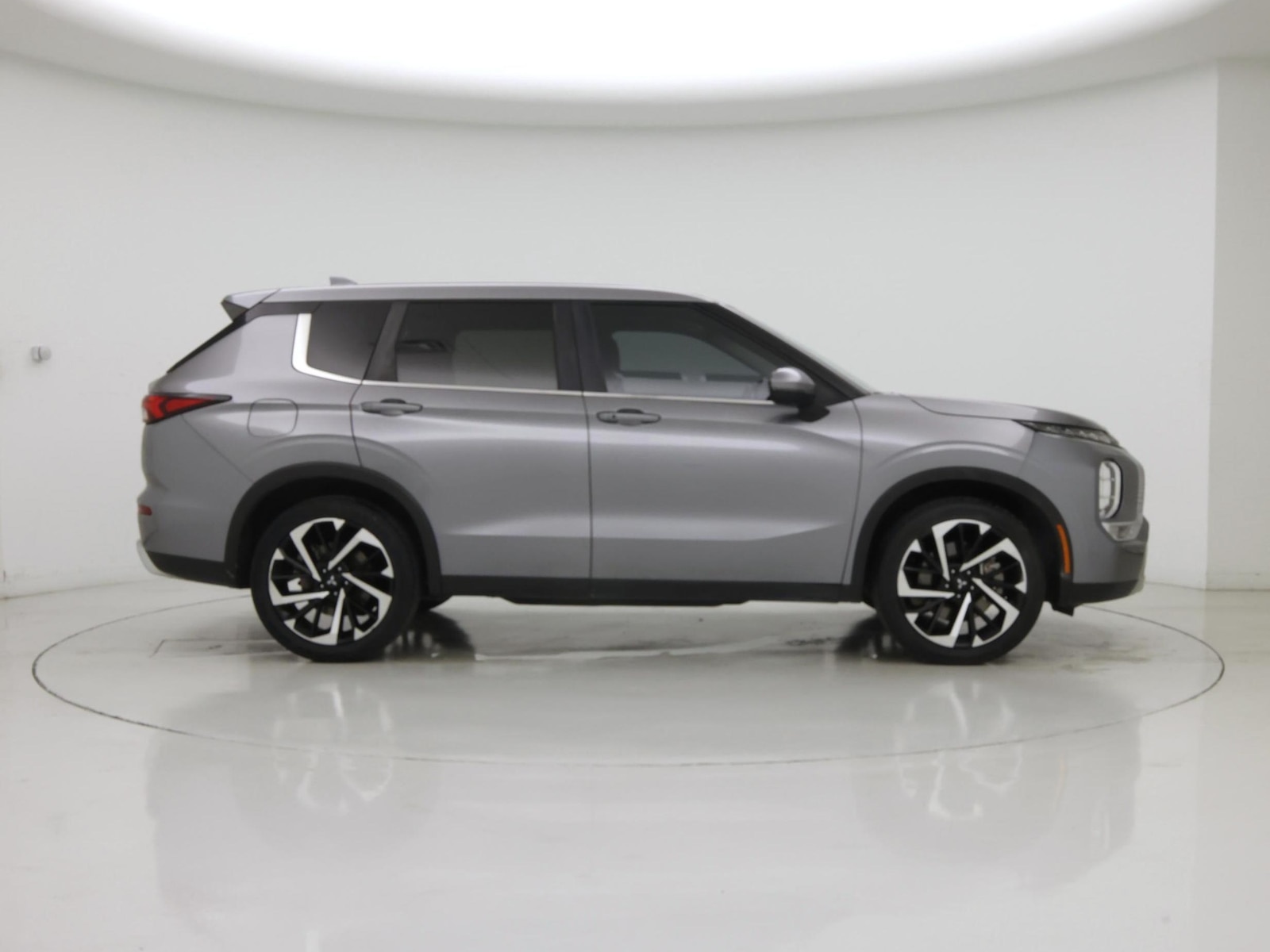 2023 Mitsubishi Outlander SE - Photo 8