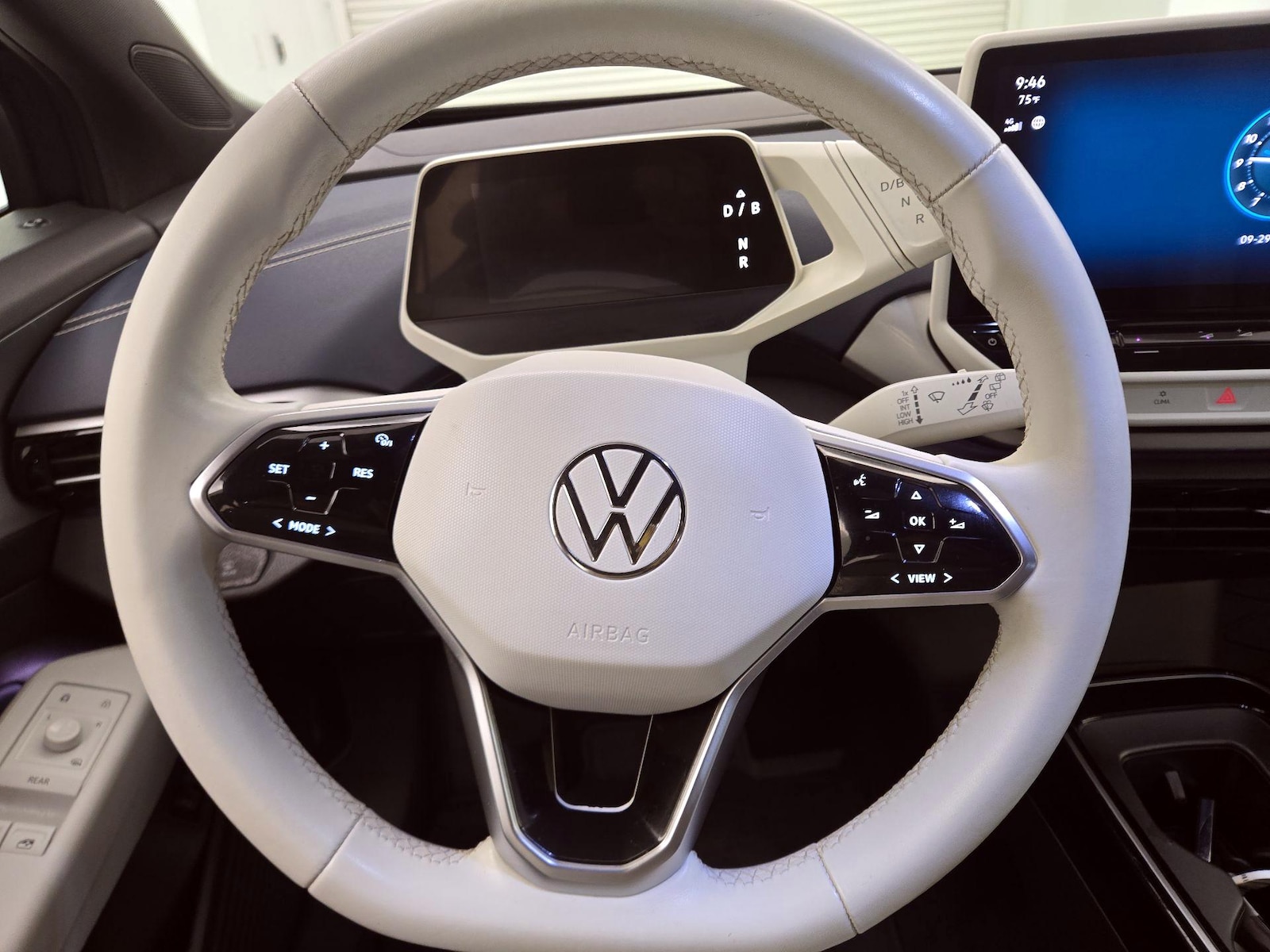 2023 Volkswagen ID.4 PRO S - Photo 11