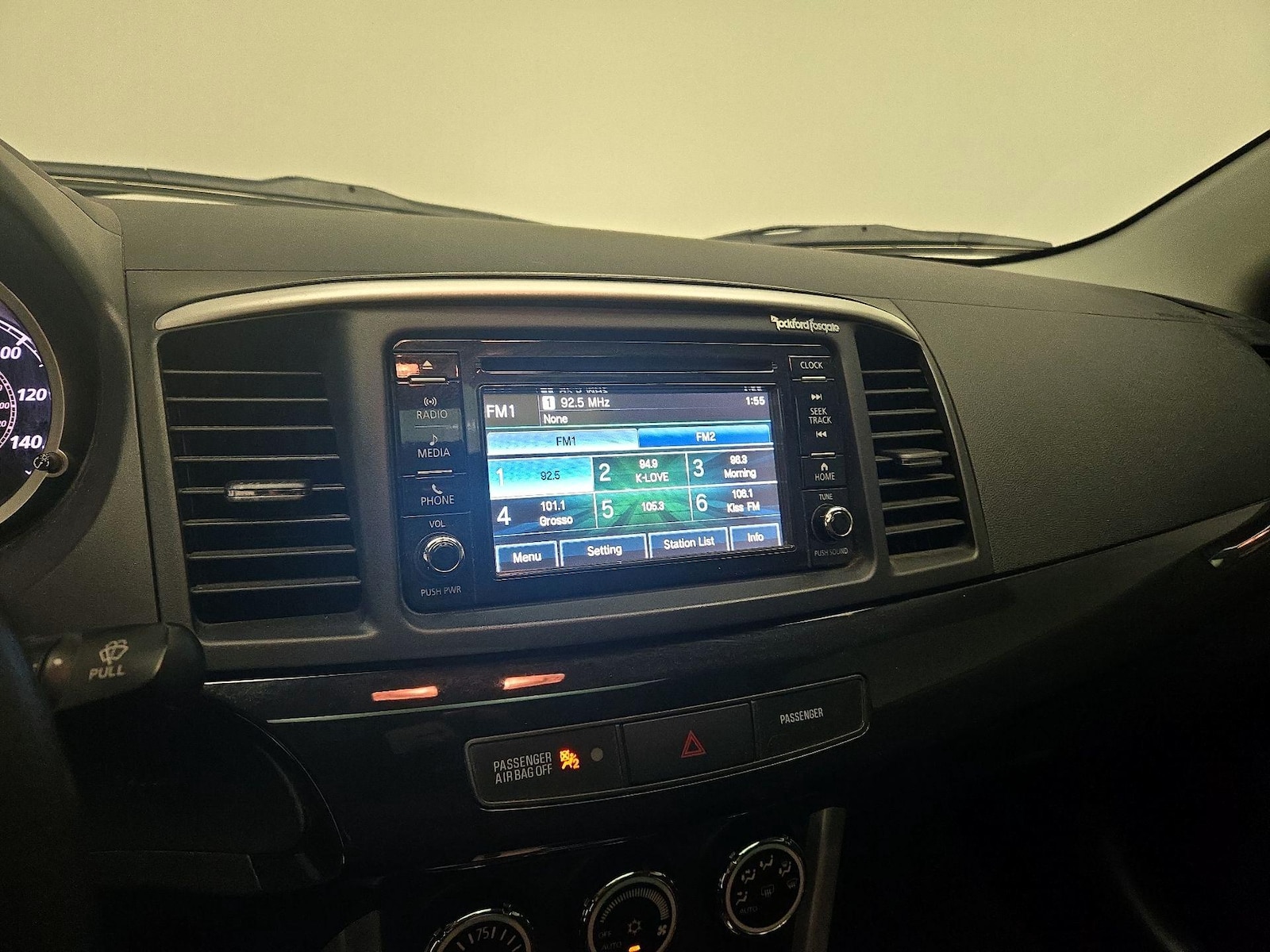 2016 Mitsubishi Lancer ES - Photo 16