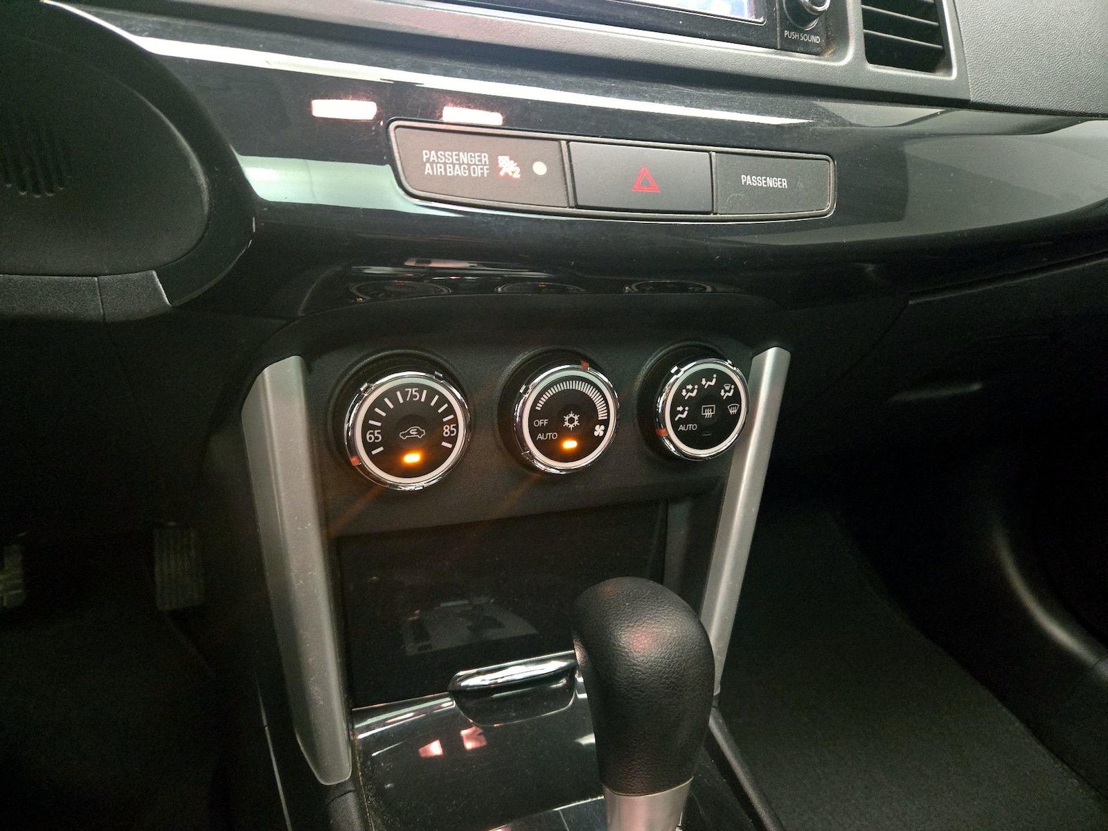 2016 Mitsubishi Lancer ES - Photo 17