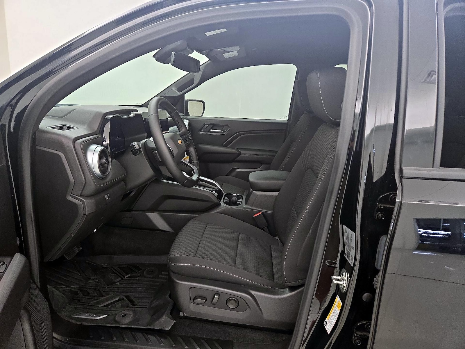 2026 Chevrolet Colorado LT - Photo 10