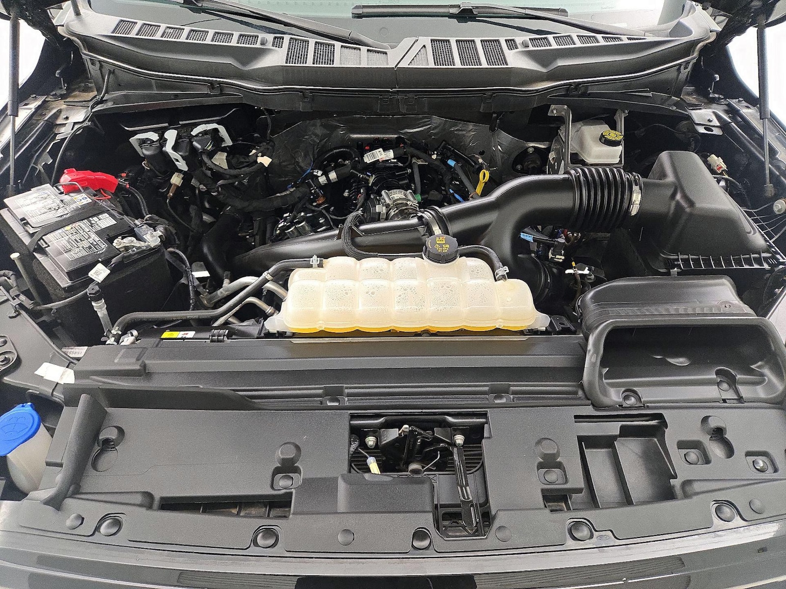 2025 Ford F-150 XLT - Photo 22