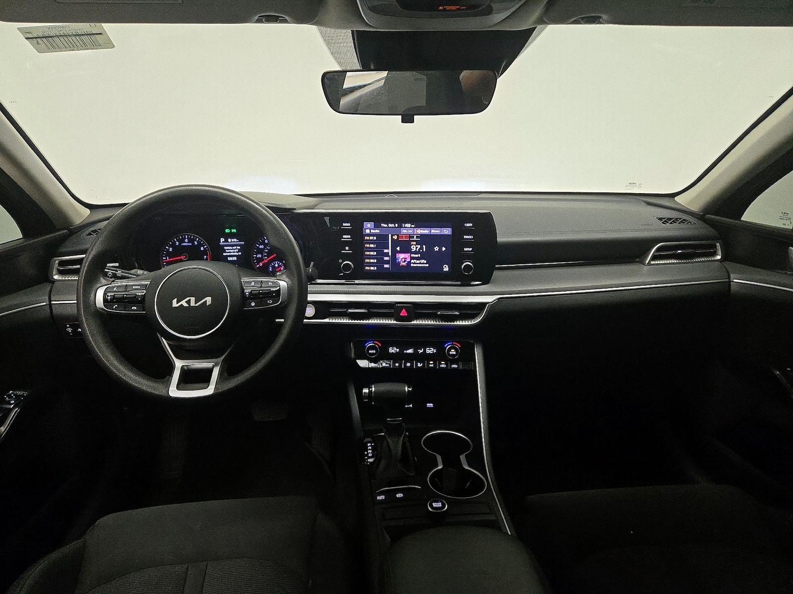 2022 Kia K5 LXS - Photo 10