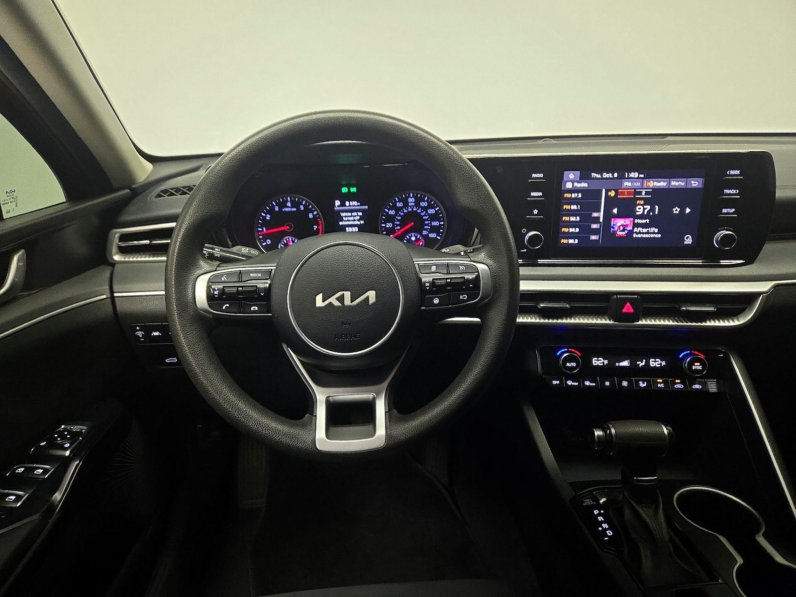 2022 Kia K5 LXS - Photo 11
