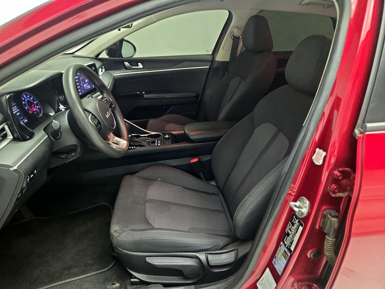 2022 Kia K5 LXS - Photo 12